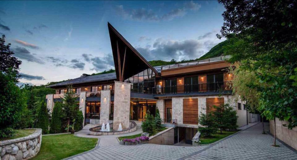 Resort Ujevara E Drinit Peje Exteriér fotografie